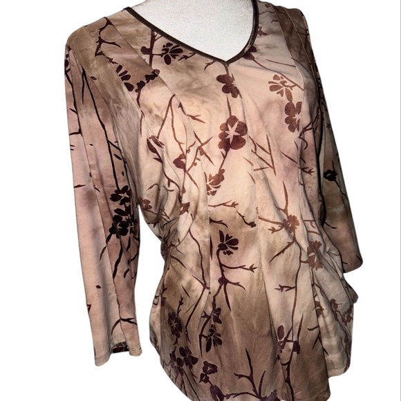 Roz & Ali  V-Neck Women's Top - Brown - Picture 4 of 4